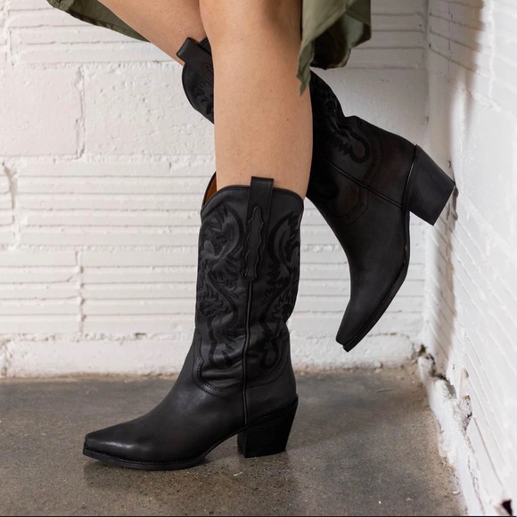 Jeffrey Campbell Shoes - Jeffrey Campbell dagget boots women size 8